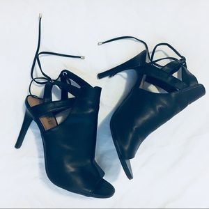 Black lace up heel